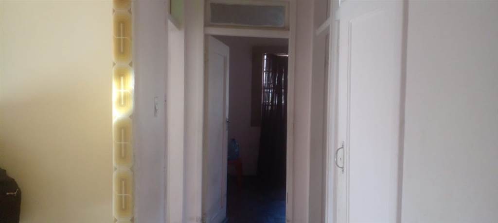 2 Bed House in Rosettenville photo number 7