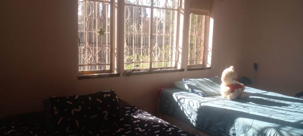 2 Bed House in Rosettenville photo number 4