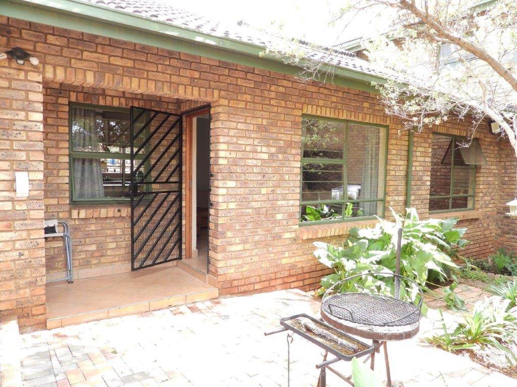 5 Bed House in Highveld photo number 25
