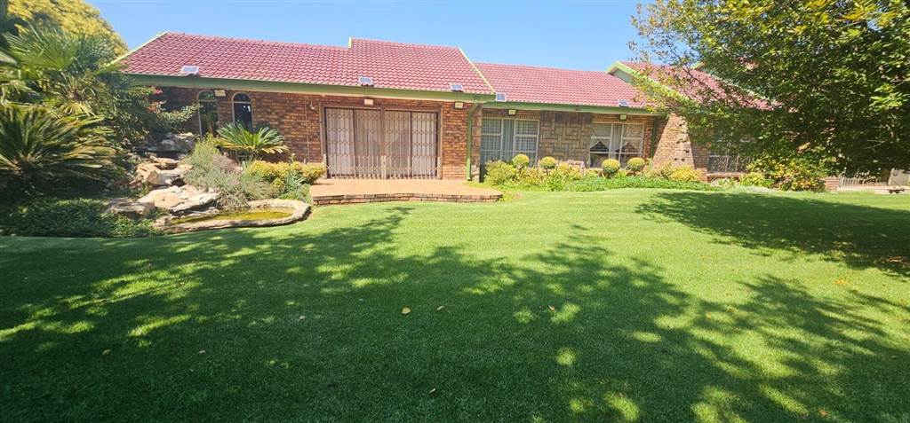 6 Bed House in Meyerton photo number 30