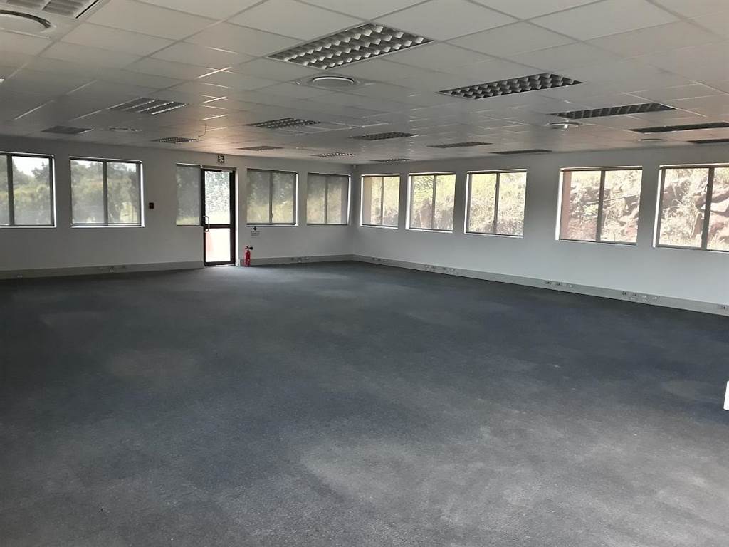 1566  m² Office Space in Hilton photo number 6