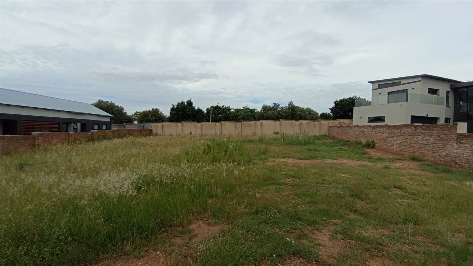 900 m² Land available in Copperleaf photo number 1