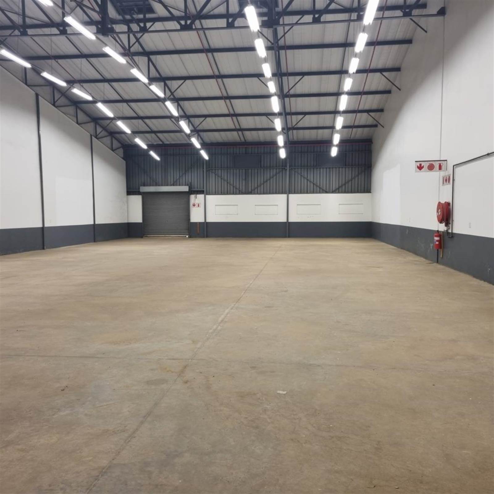 551  m² Industrial space in Silverton photo number 1