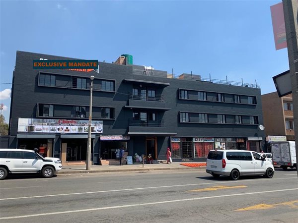 1 421  m² Retail Space