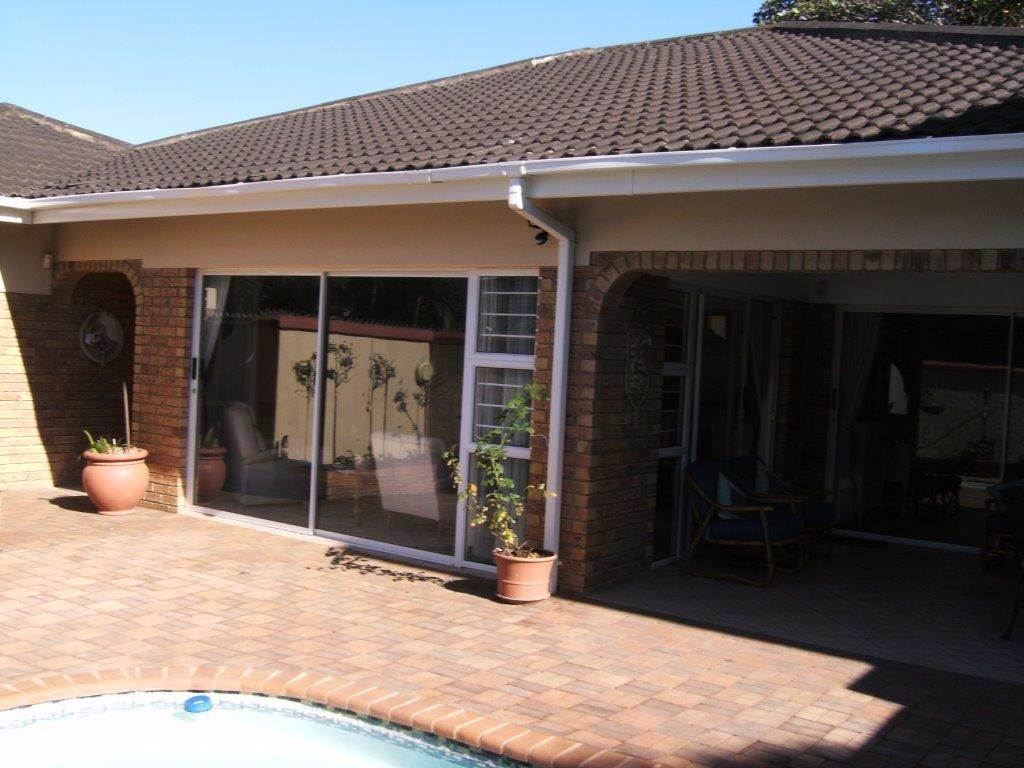 3 Bed House in Shelly Beach photo number 2