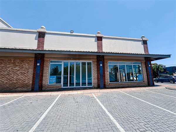 90 m² Retail Space 90 m² Retail Space