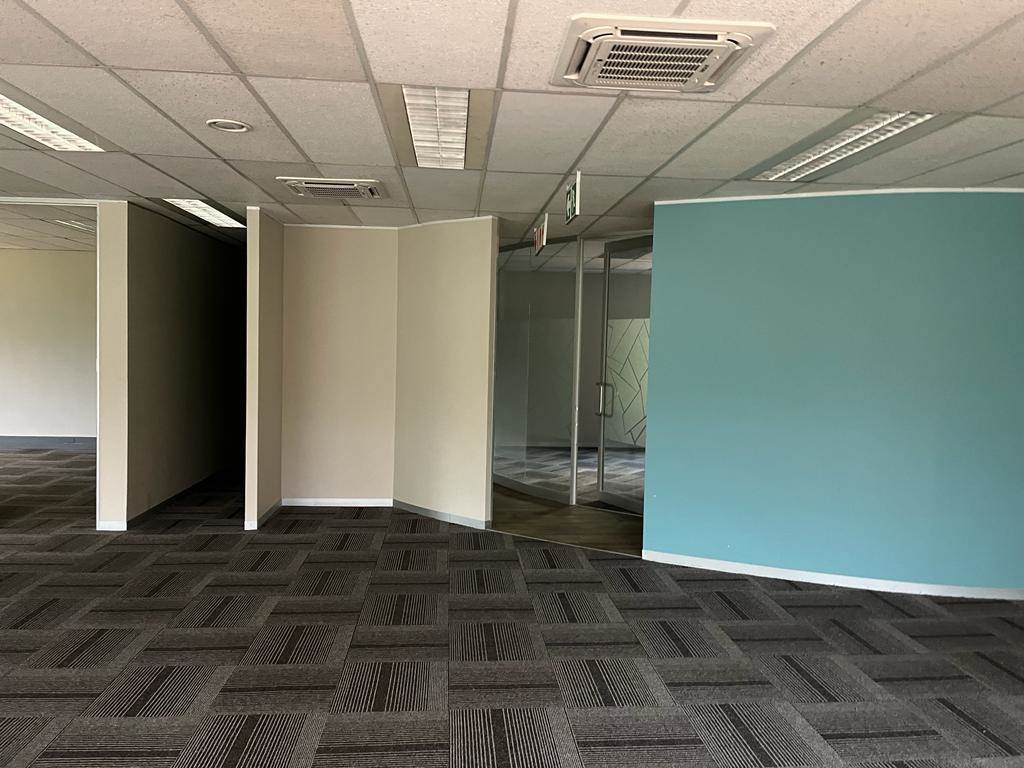 1211  m² Commercial space in Parktown photo number 7