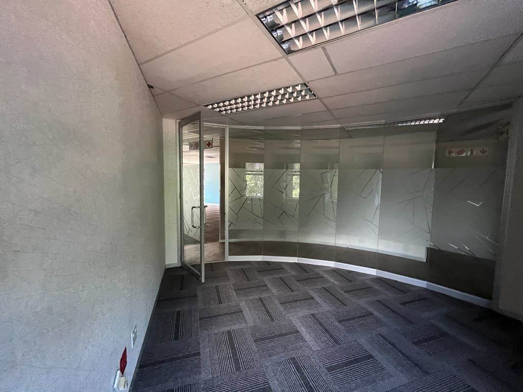 1211  m² Commercial space in Parktown photo number 11