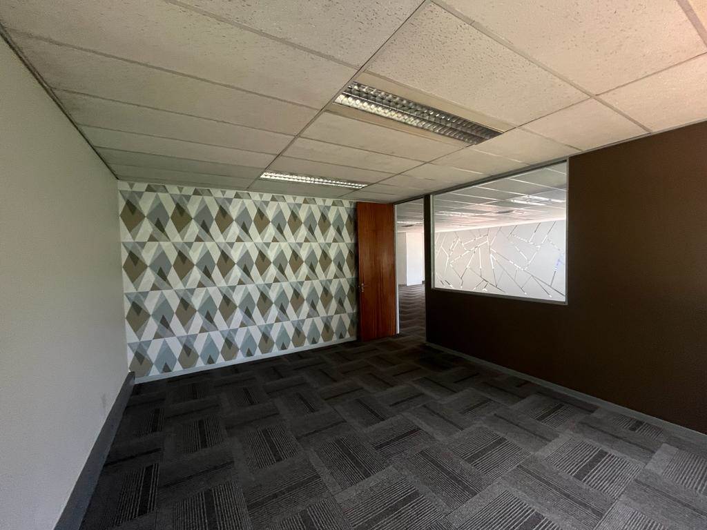 1211  m² Commercial space in Parktown photo number 8