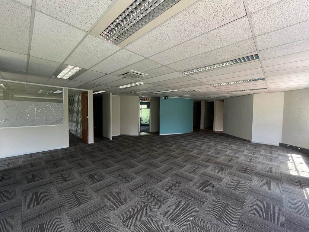 1211  m² Commercial space in Parktown photo number 4