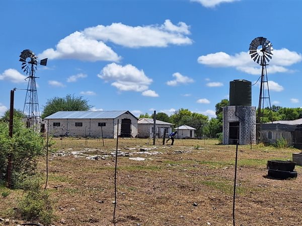 876 ha Farm