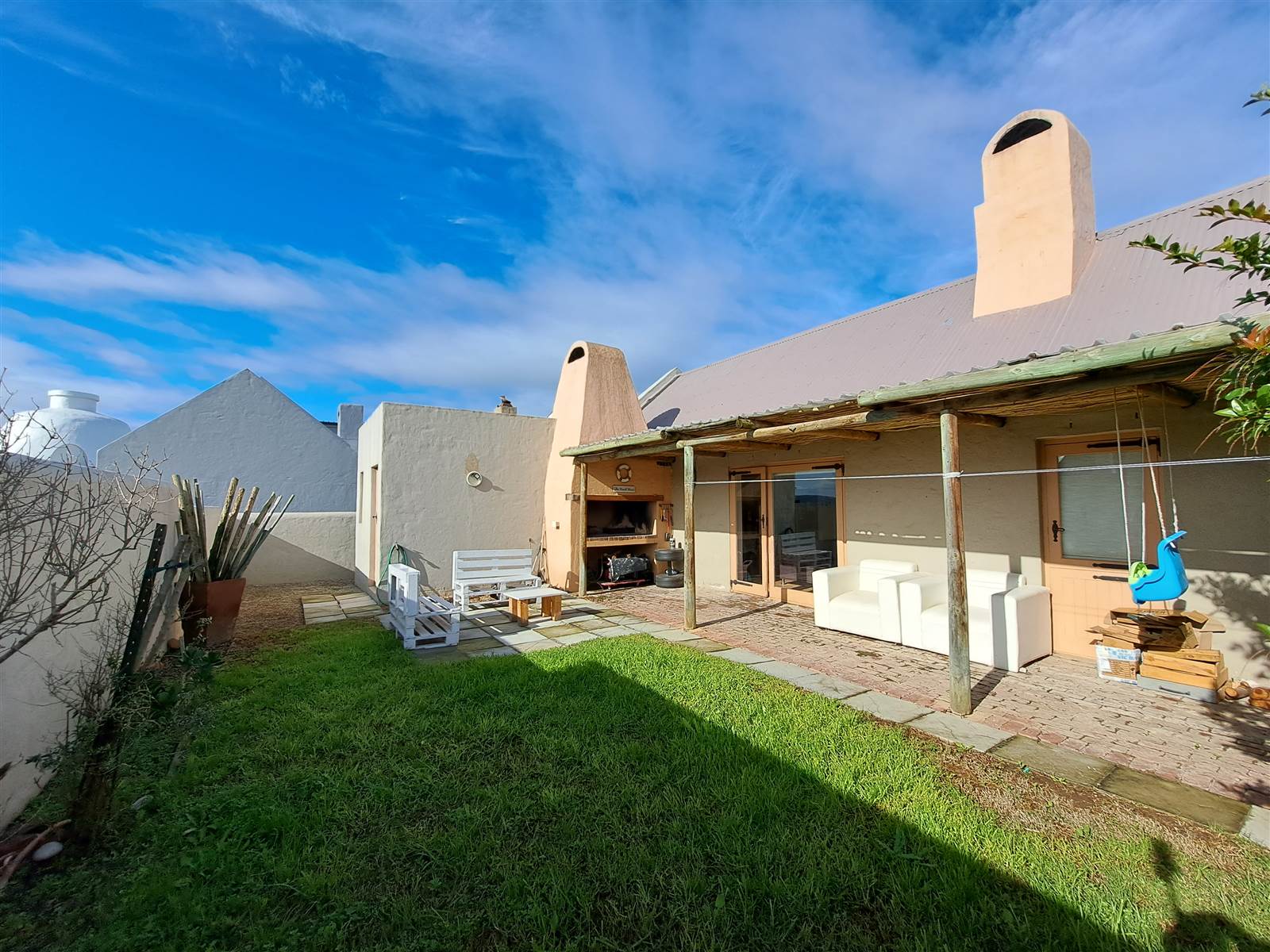 2 Bed Townhouse in Bredasdorp photo number 14