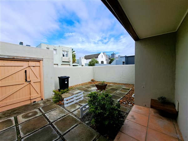 2 Bed Townhouse in Bredasdorp