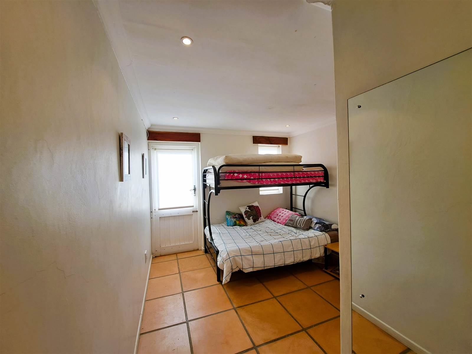 2 Bed Townhouse in Bredasdorp photo number 9