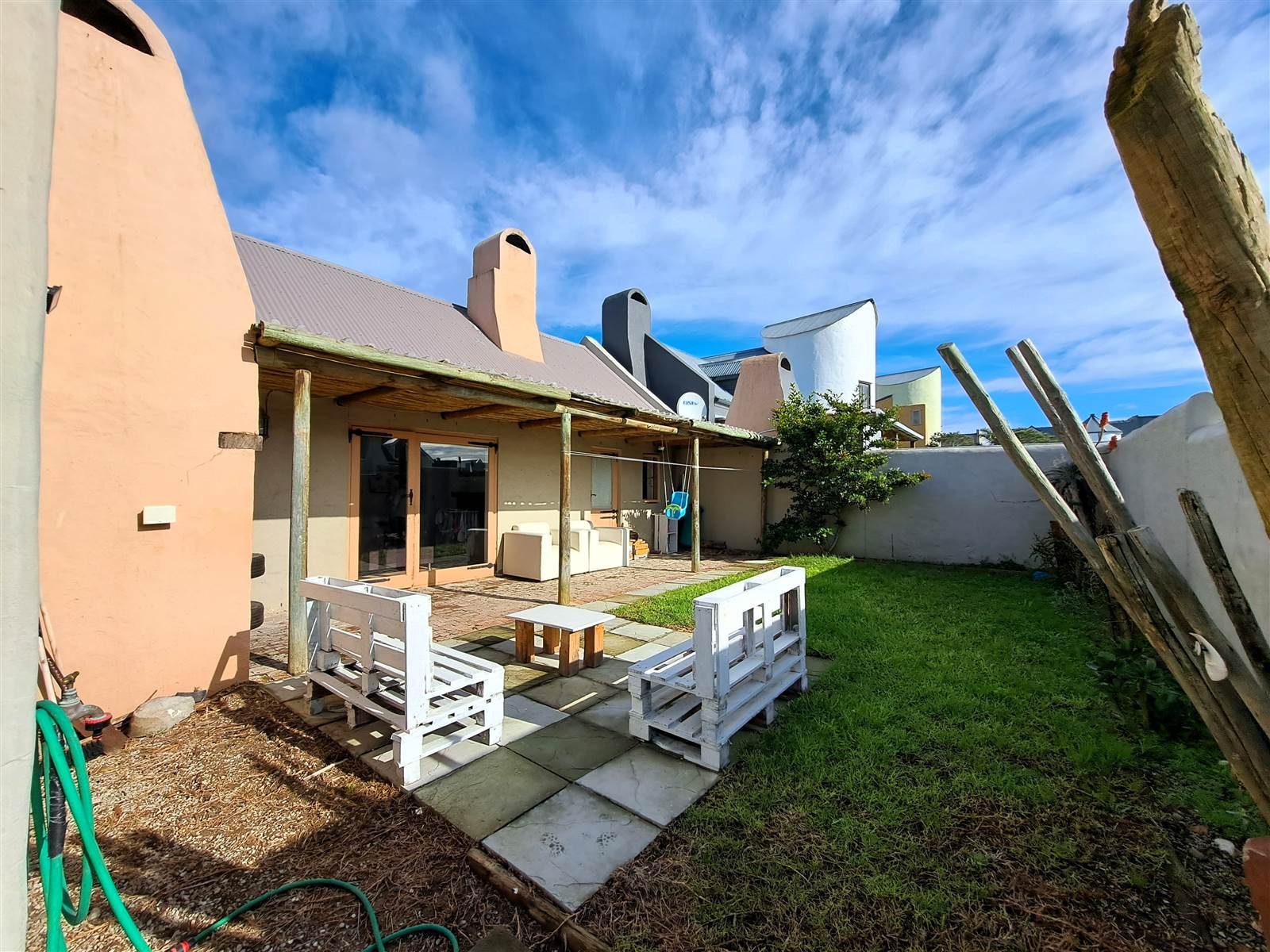 2 Bed Townhouse in Bredasdorp photo number 15