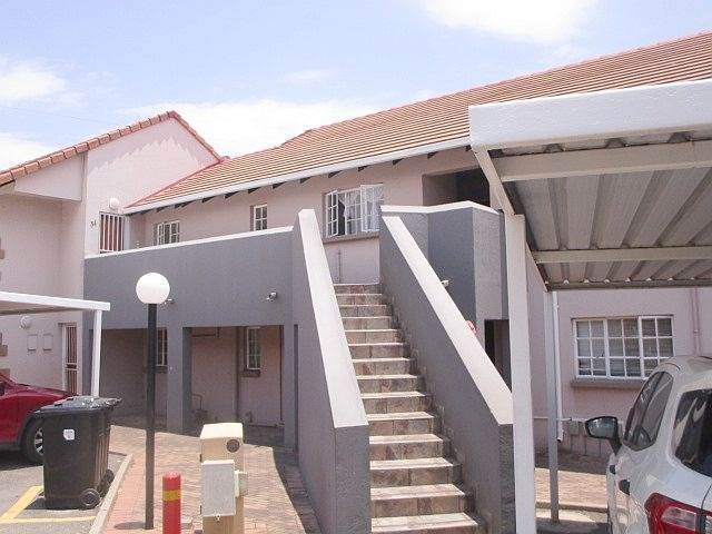 2 Bed Apartment in Isandovale photo number 1