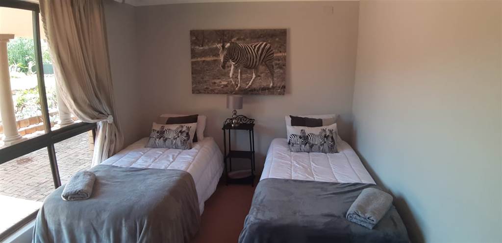 5 Bed House in Mooikloof Equestrian Estate photo number 14