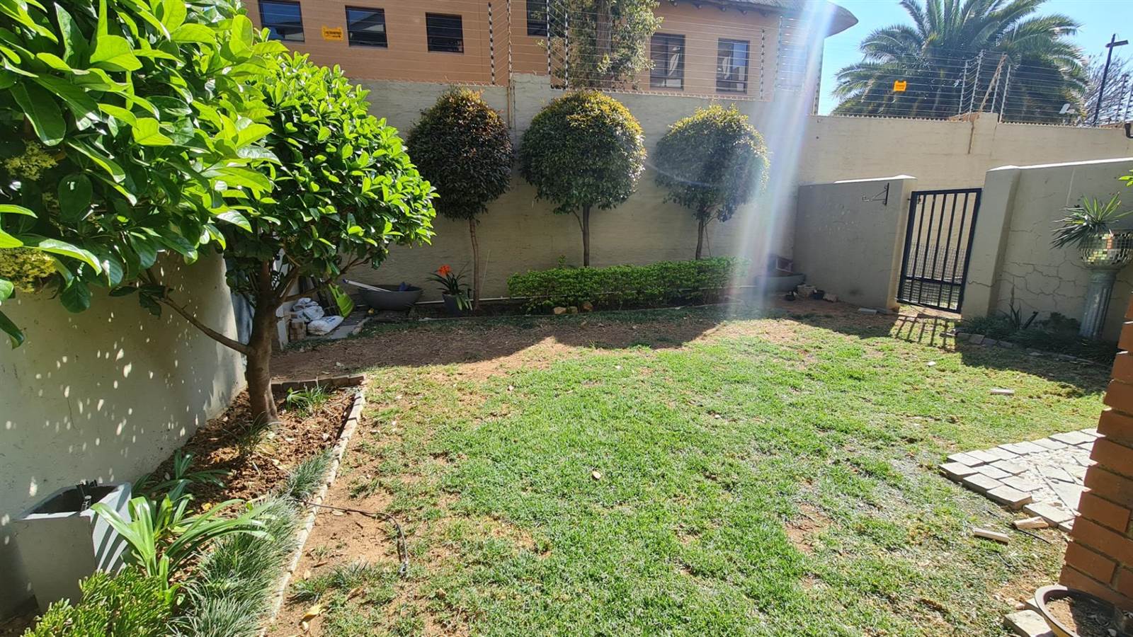 1 Bed Simplex in Lonehill photo number 11