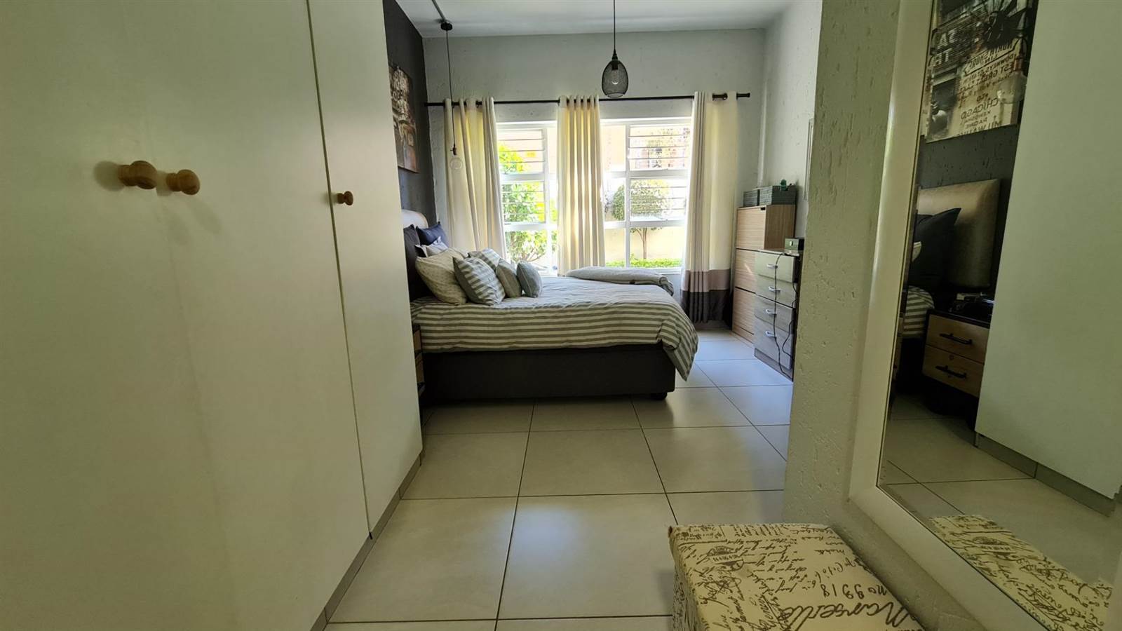 1 Bed Simplex in Lonehill photo number 9