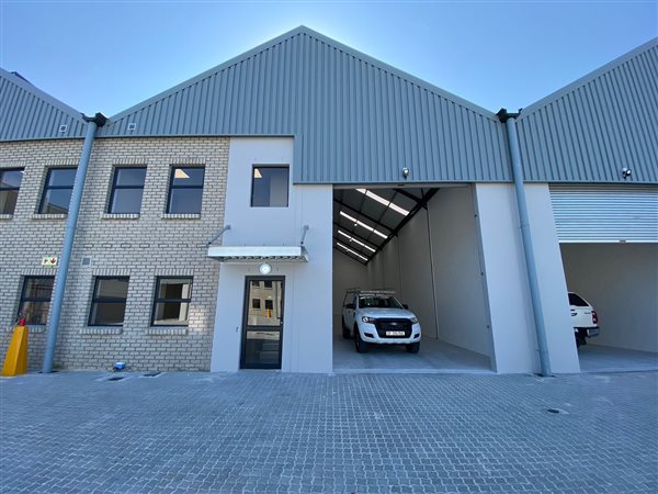 332  m² Industrial space