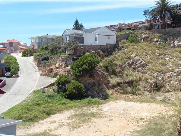 1303 m² Land available in Linkside
