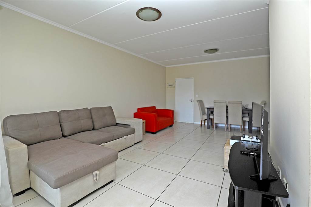 3 Bed Apartment in Kyalami photo number 1