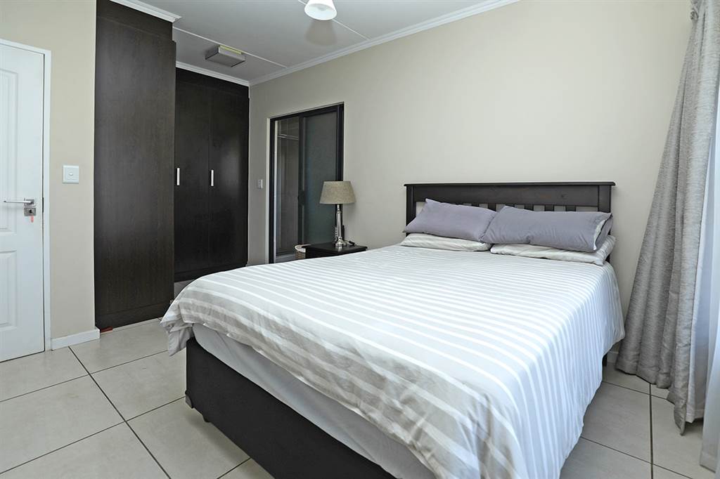 3 Bed Apartment in Kyalami photo number 11