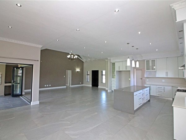 4 Bedroom House 4 Bedroom House