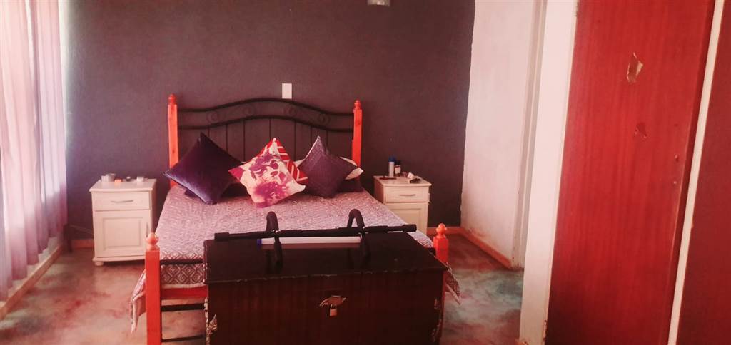 3 Bed Townhouse in Louis Trichardt photo number 17