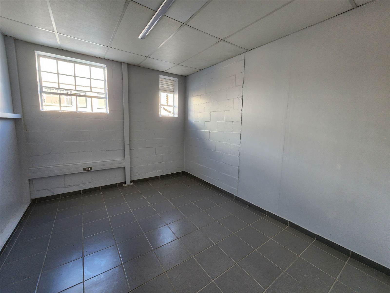250  m² Industrial space in Bellville Central photo number 7
