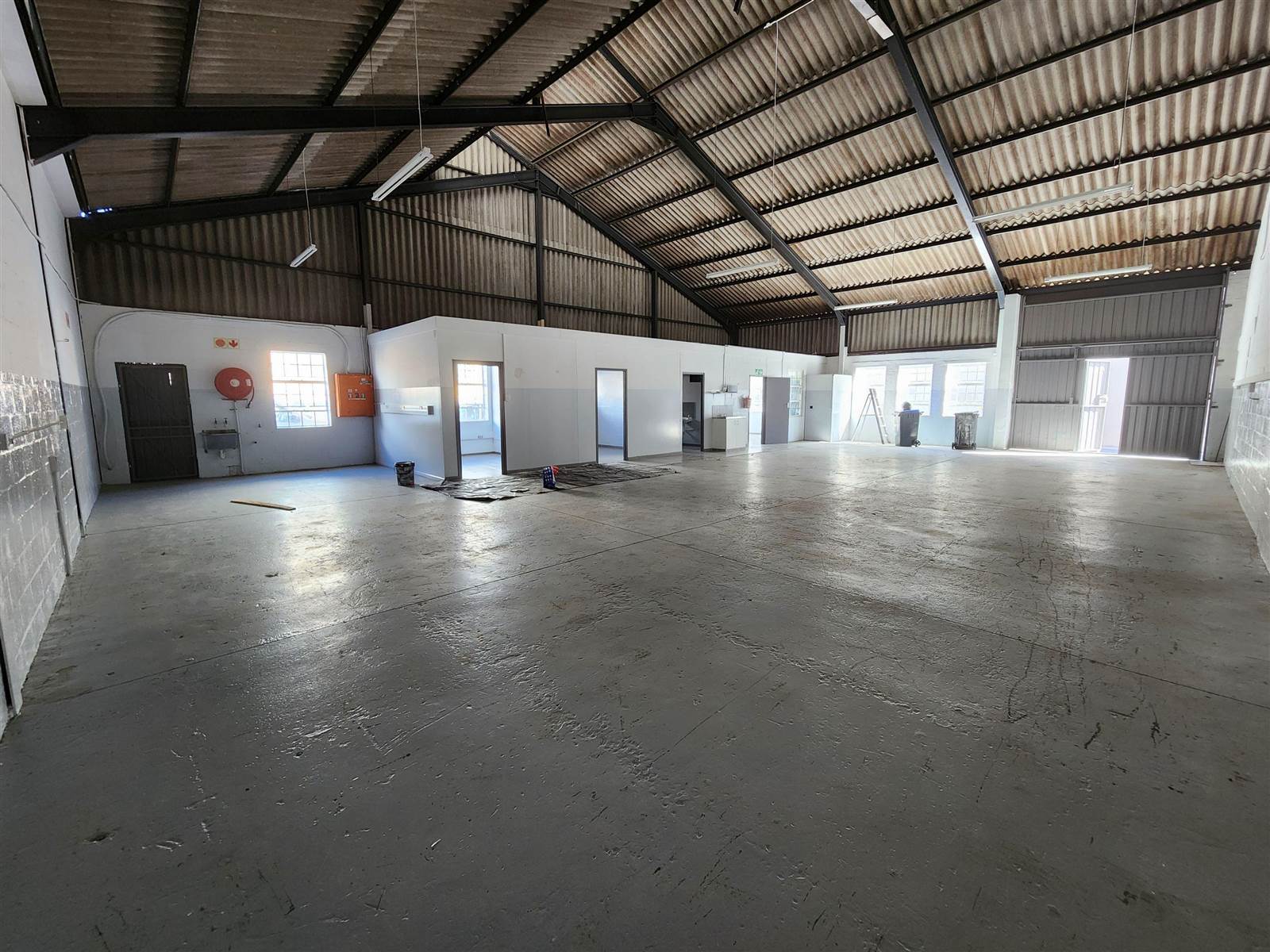 250  m² Industrial space in Bellville Central photo number 2
