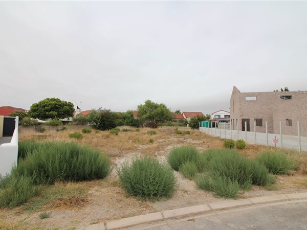 579 m² Land