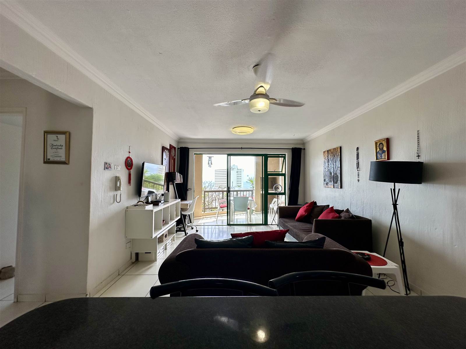 2 Bed Apartment in Umhlanga Rocks photo number 5