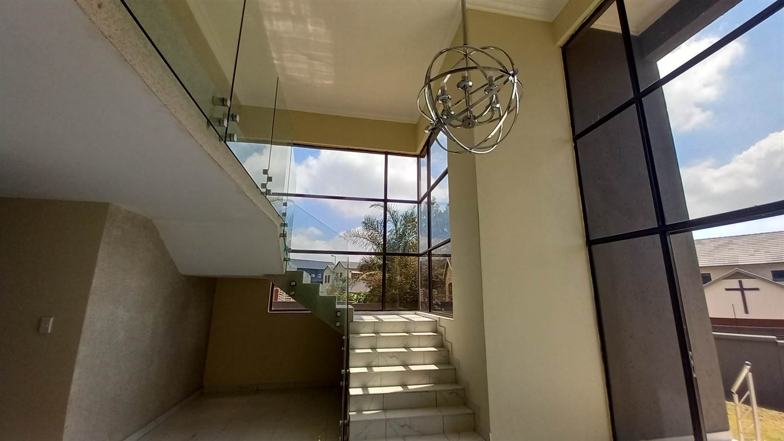 4 Bed House in Amorosa photo number 4