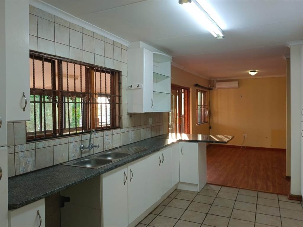 4 Bed House in Harrismith photo number 8