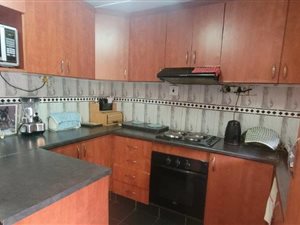 3 Bed House in Whetstone