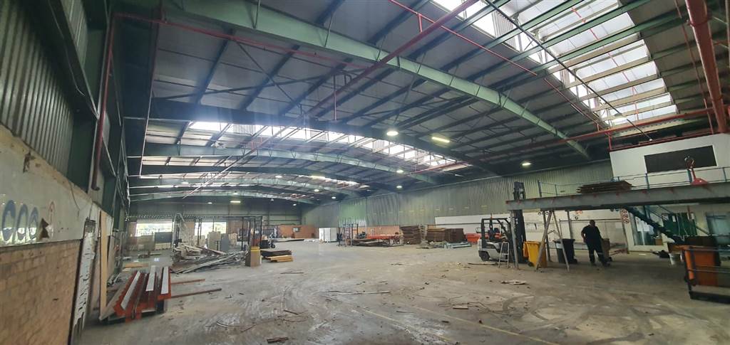 2240  m² Industrial space in City Deep photo number 16