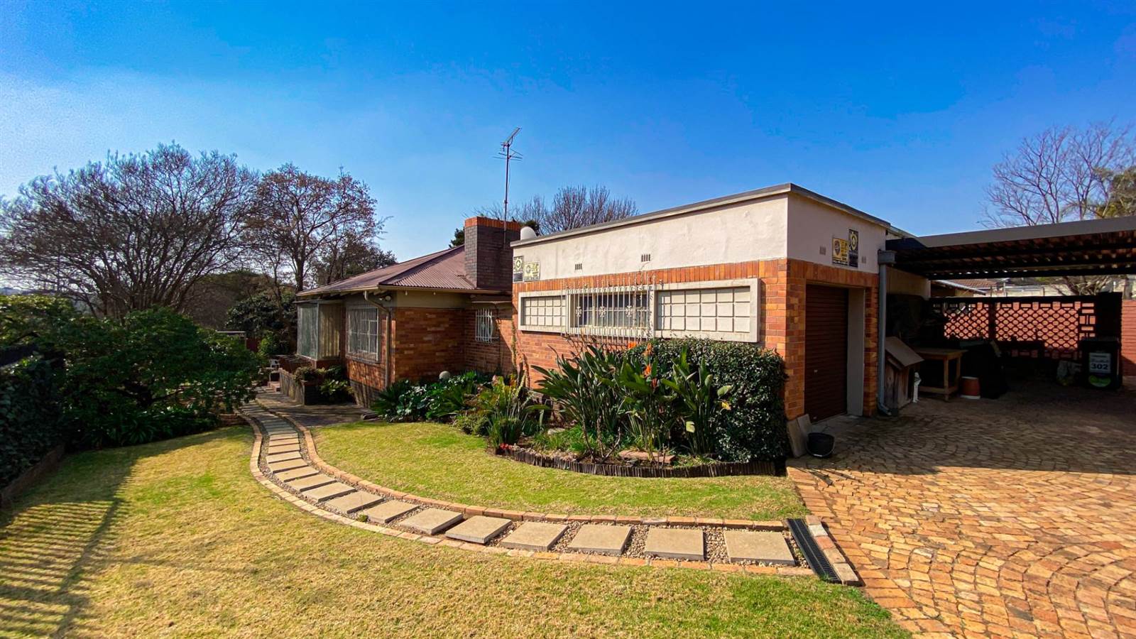 3 Bed House in Greenside photo number 5