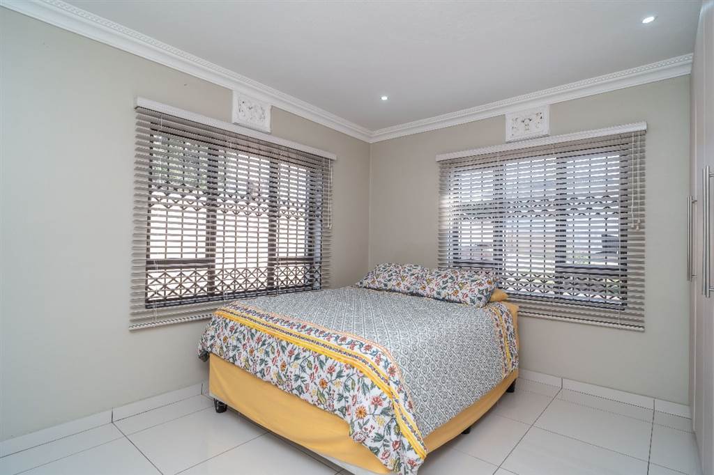 6 Bed House in Mt Edgecombe photo number 15