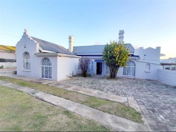 5 Bed House in Penford