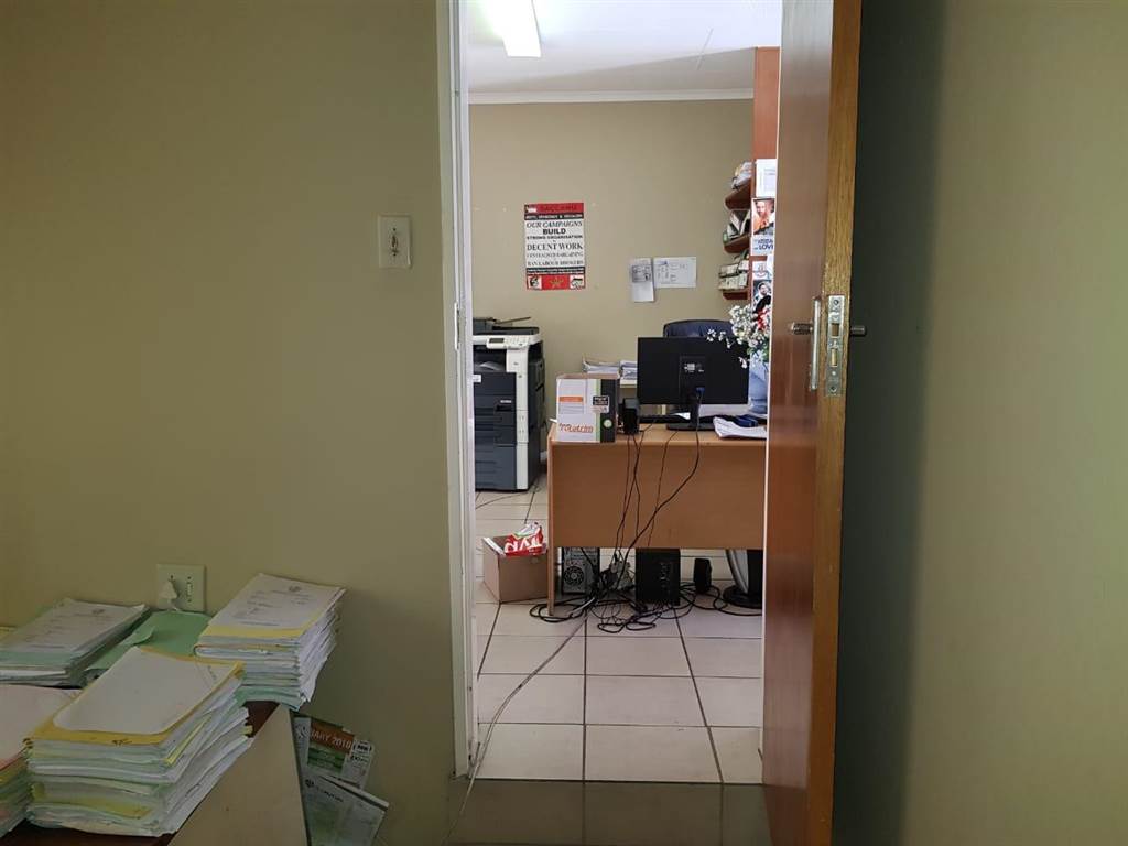 98  m² Commercial space in Polokwane Central photo number 8