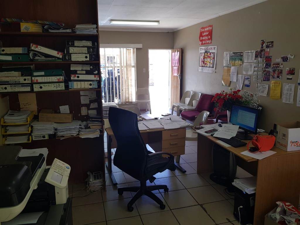 98  m² Commercial space in Polokwane Central photo number 5