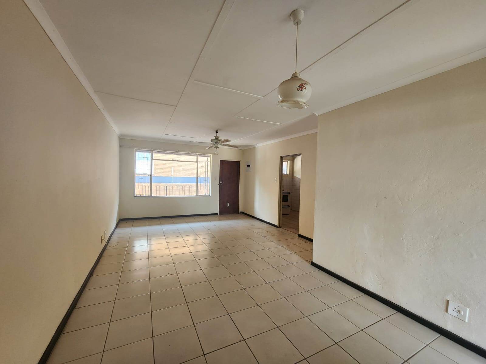2 Bed Apartment in Louis Trichardt photo number 5