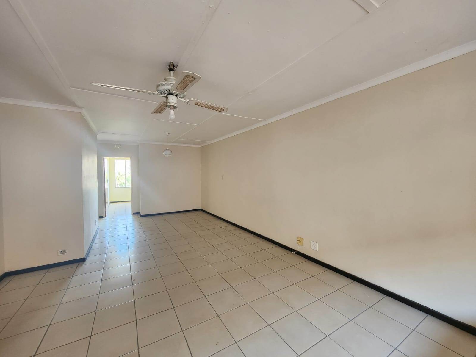2 Bed Apartment in Louis Trichardt photo number 2