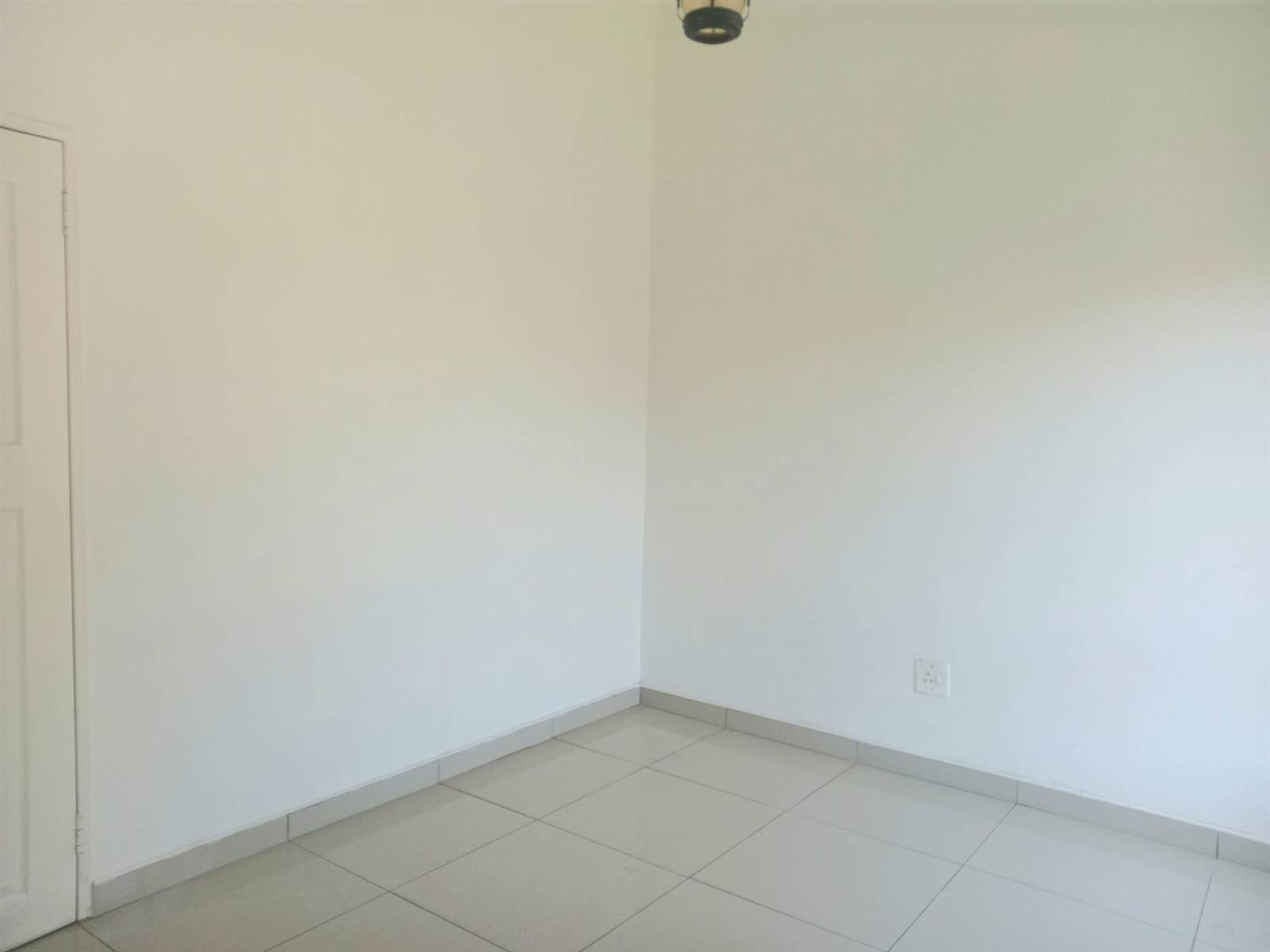 2 Bed Apartment in Hutten Heights photo number 14