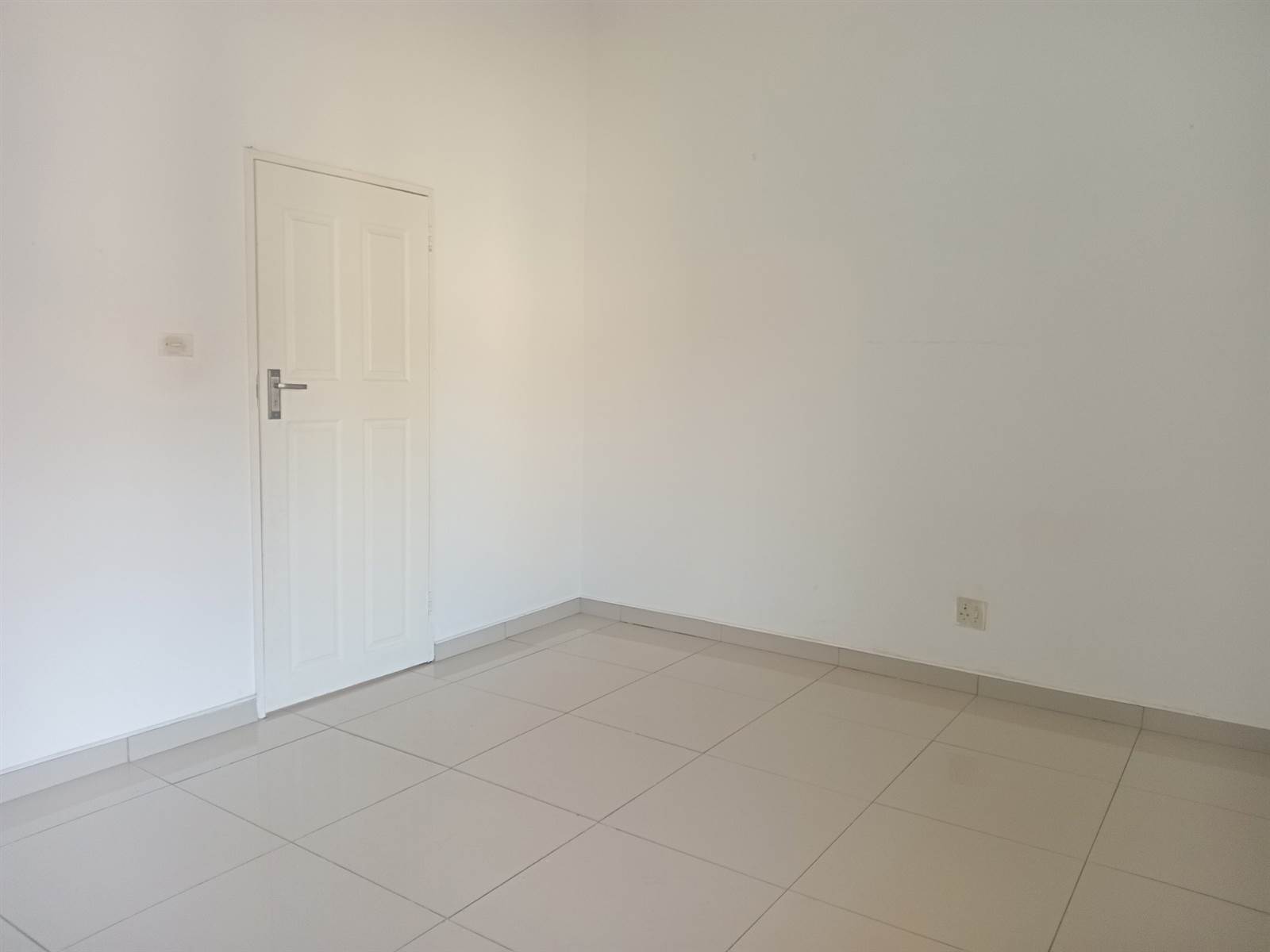 2 Bed Apartment in Hutten Heights photo number 21