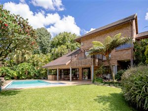 7 Bed House in Assagay