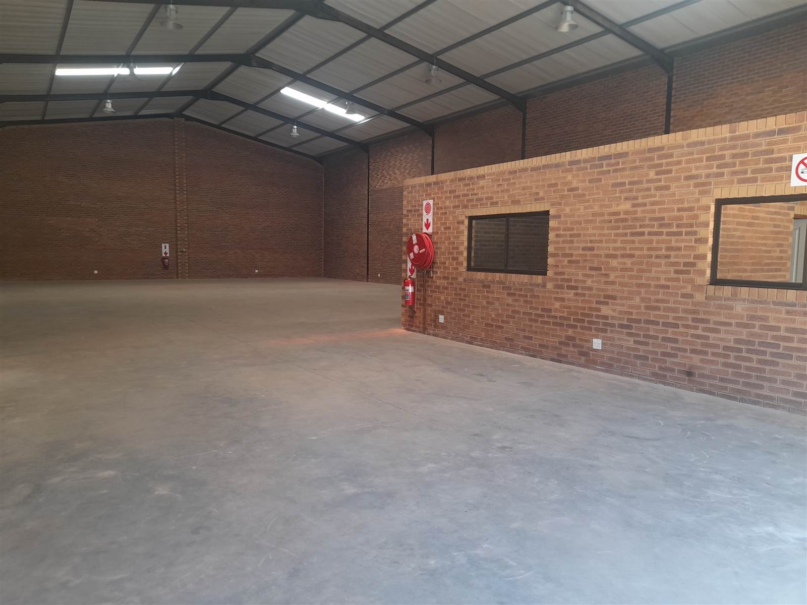 535  m² Industrial space in Pomona photo number 9
