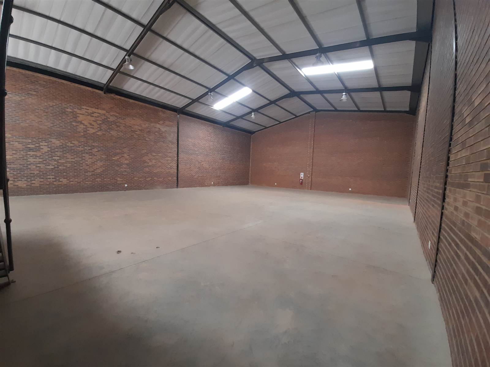 535  m² Industrial space in Pomona photo number 3