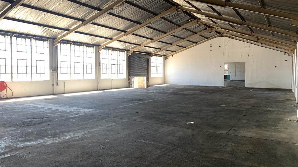 3500  m² Industrial space in Monavoni photo number 6